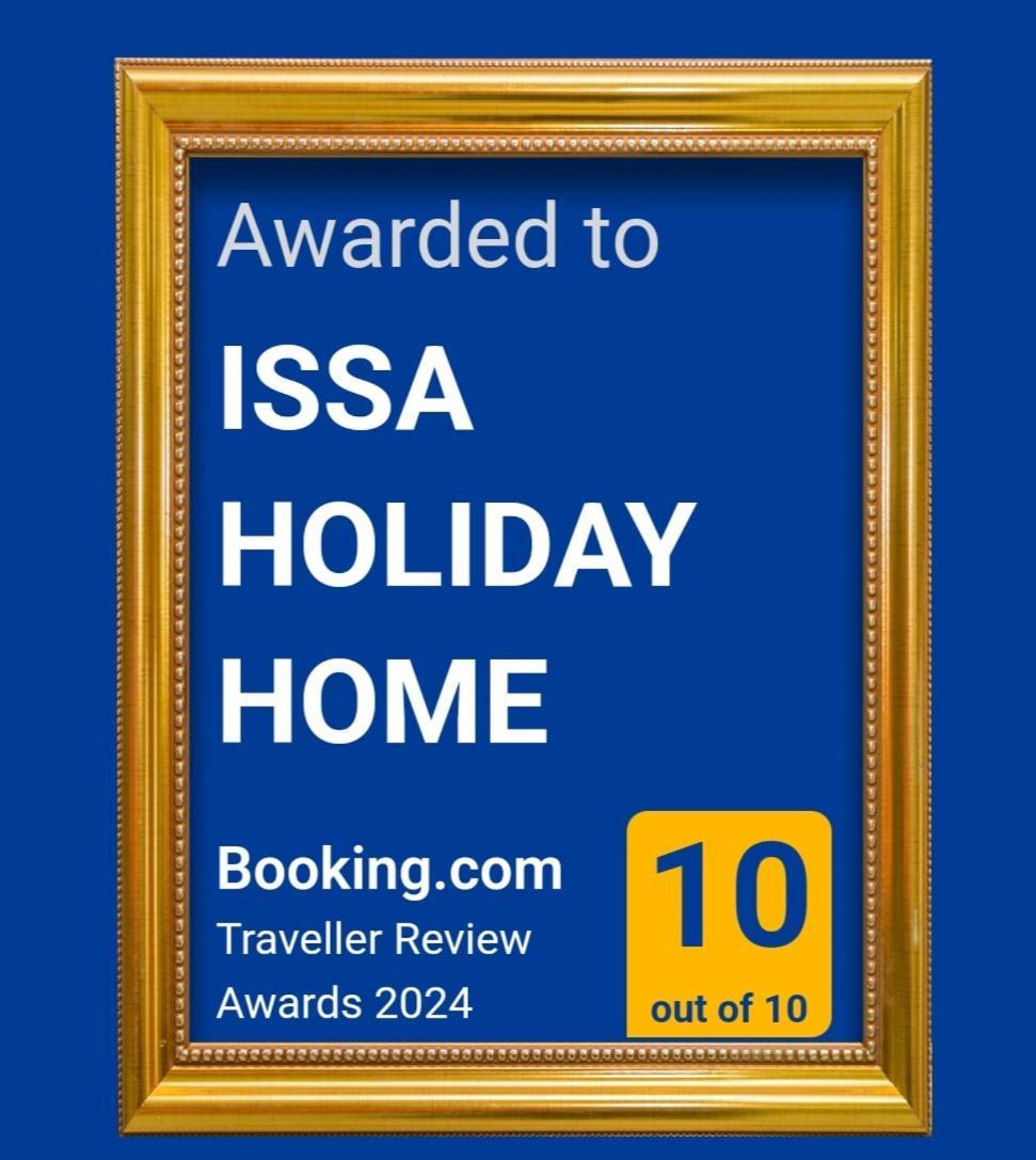 Issa Holiday Home - 3 Min Walk To Beach Kastela Bagian luar foto